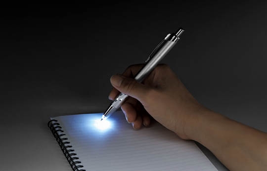 ノベルティや記念品に人気のオリジナル名入れボールペン 光るメタリックペン 0 7mm